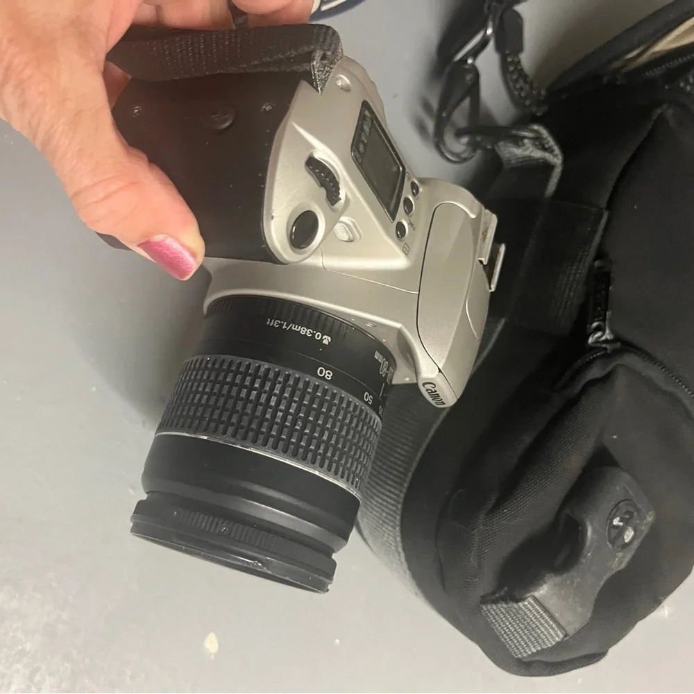 Canon camera - Picture 3 of 11